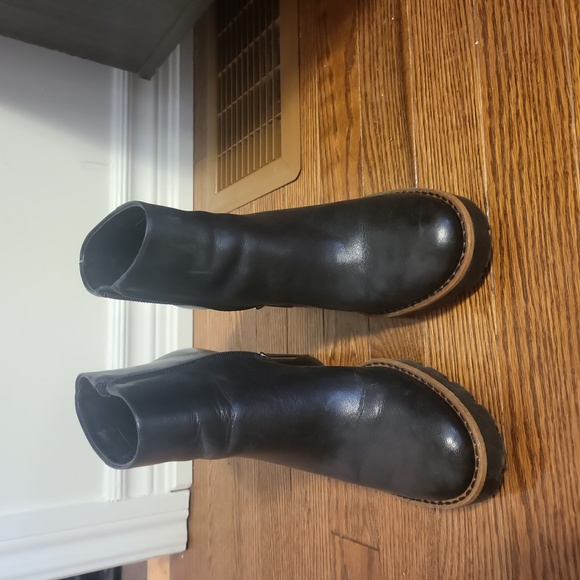 Leather bootie - Picture 1 of 4